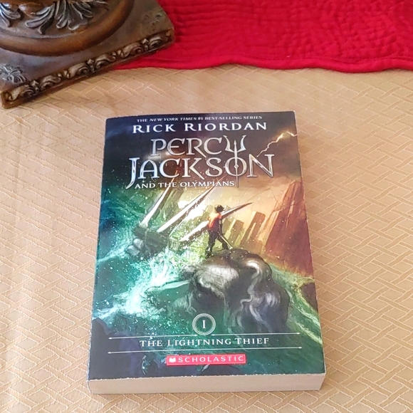 PERCY JACKSON AND THE OLYMPIANS, BOOK ONE THE LIGHTNING THIEF - Picture 1 of 3